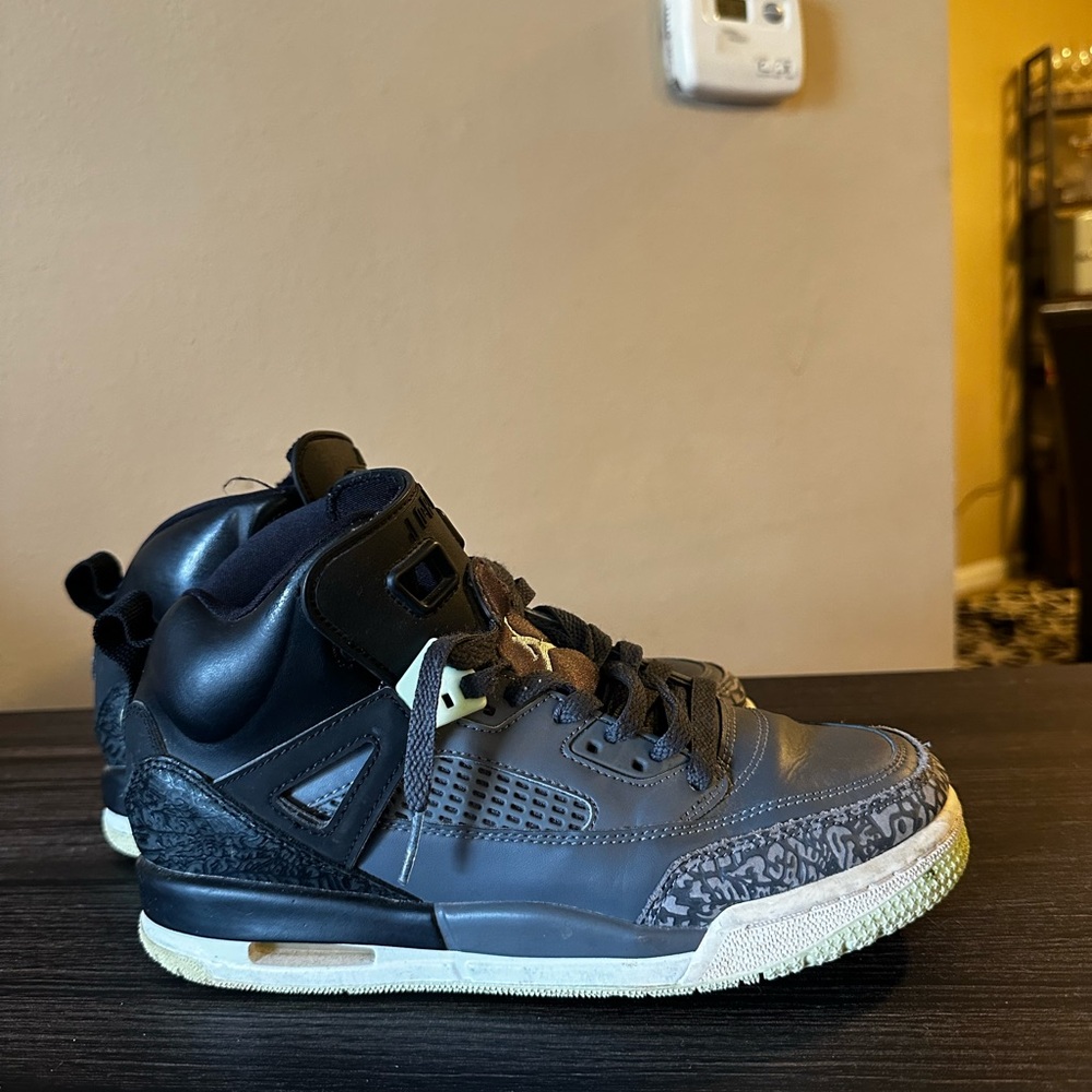 Jordan Kids Black and Gray Sneakers